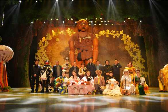 光明日报12月29日报道：广西校产教融合童话音乐剧《魔豆》在南宁上演